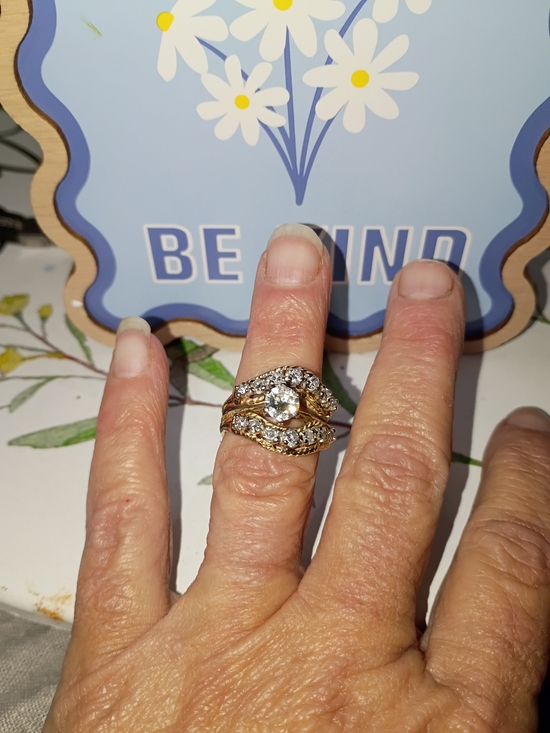 Jewelry - Beautiful Unique 14 Kt Gold Wedding Set
